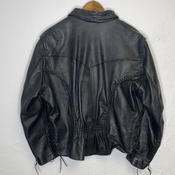- Vintage Black Leather Biker/Motorcycle Jacket with Harley Davidson Patch - Picture 4 of 11